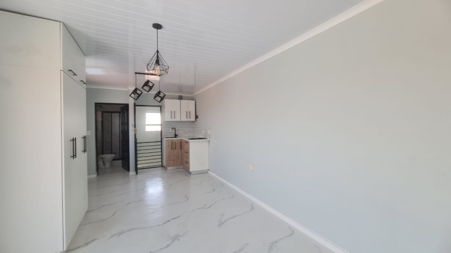 1 Bedroom Property for Sale in Camelot Western Cape